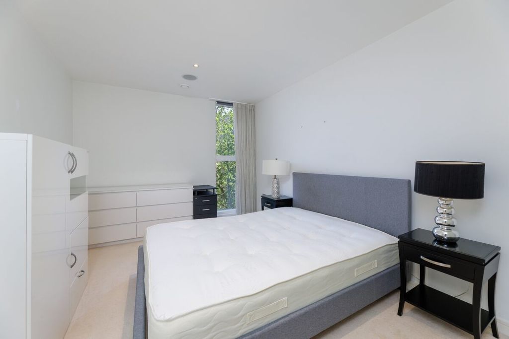 Property photo 3 of 8 Caro Point