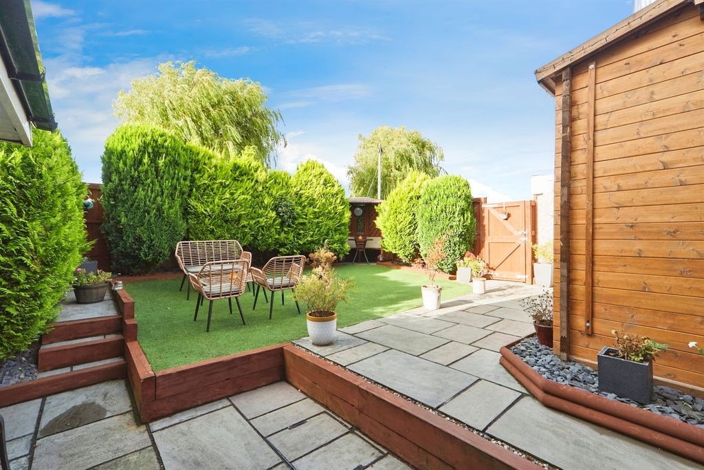 Property photo 3 of 17