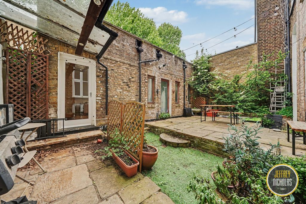Additional image 12 of 3 bed maisonette for saleLiverpool Road, London N1