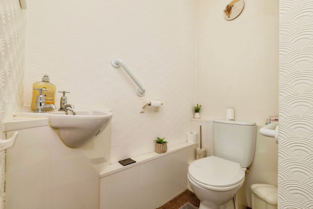 Property photo 2 of 18 Pbox-Img.Jpg