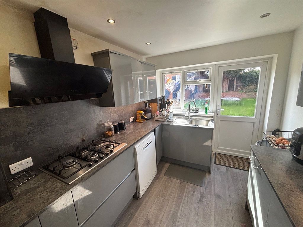 Property photo 2 of 14 Picture No. 10