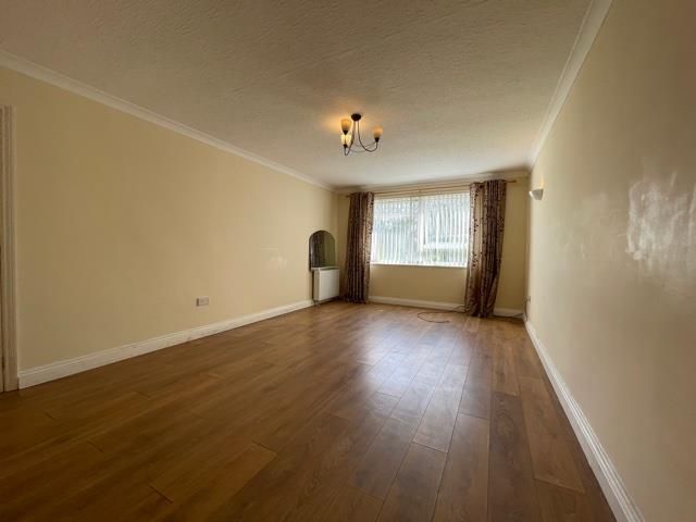 Property photo 3 of 11 Living Room