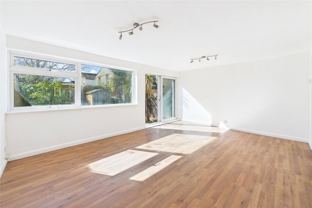 Property photo 2 of 24 Reception A