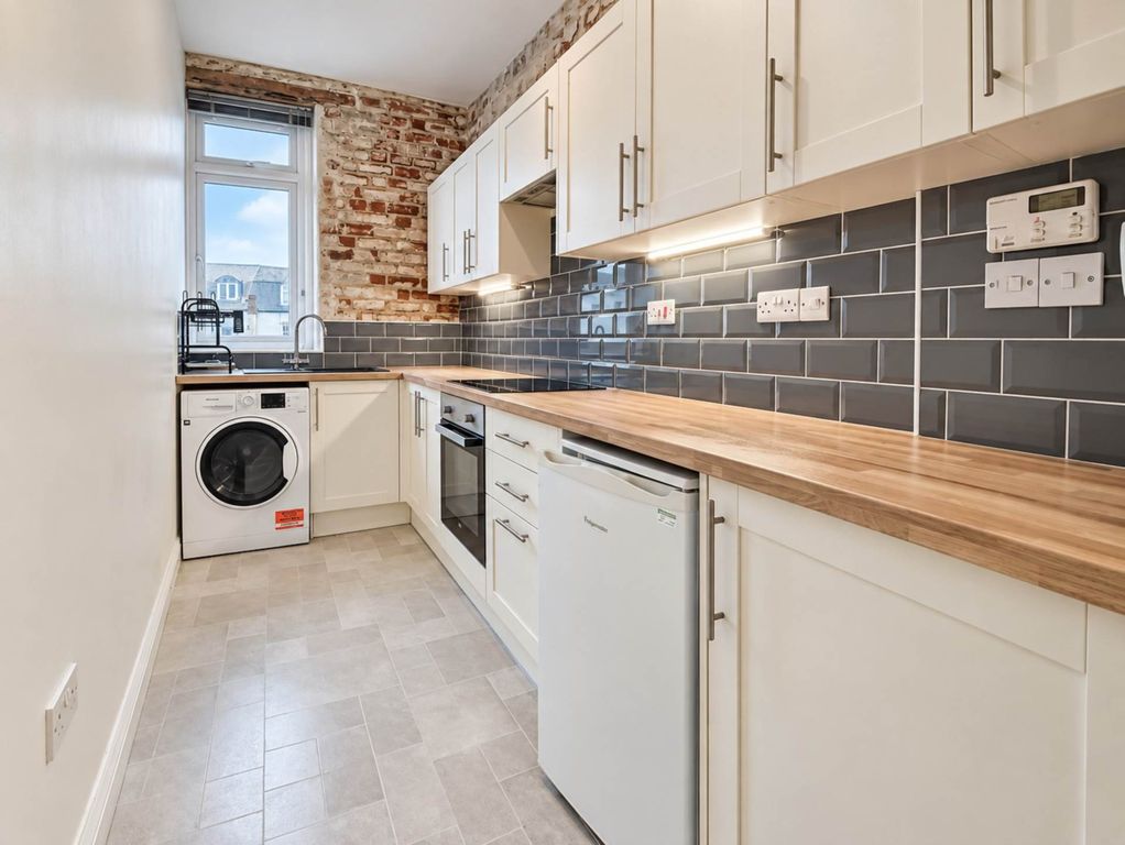 Property photo 1 of 4