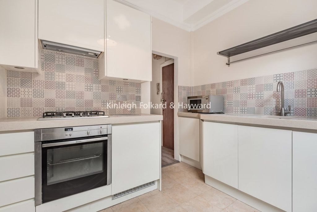 Property photo 2 of 6 Kitchen