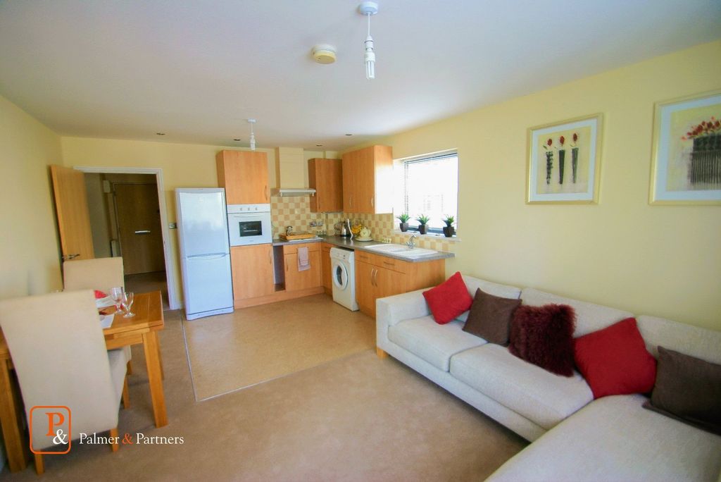 Property photo 2 of 13 Reception Room