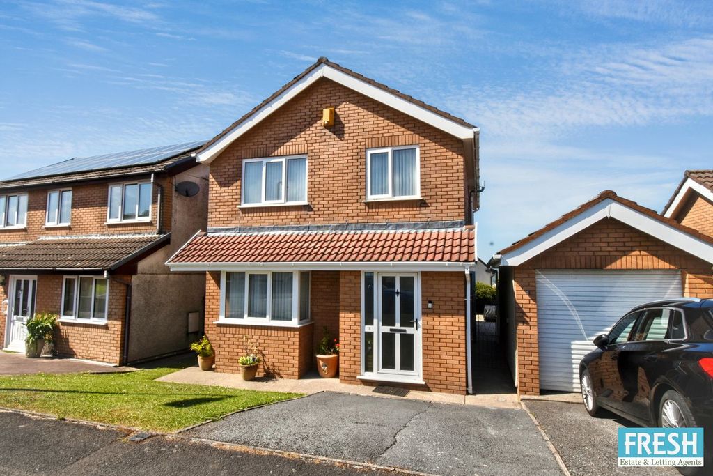 Property photo 1 of 37