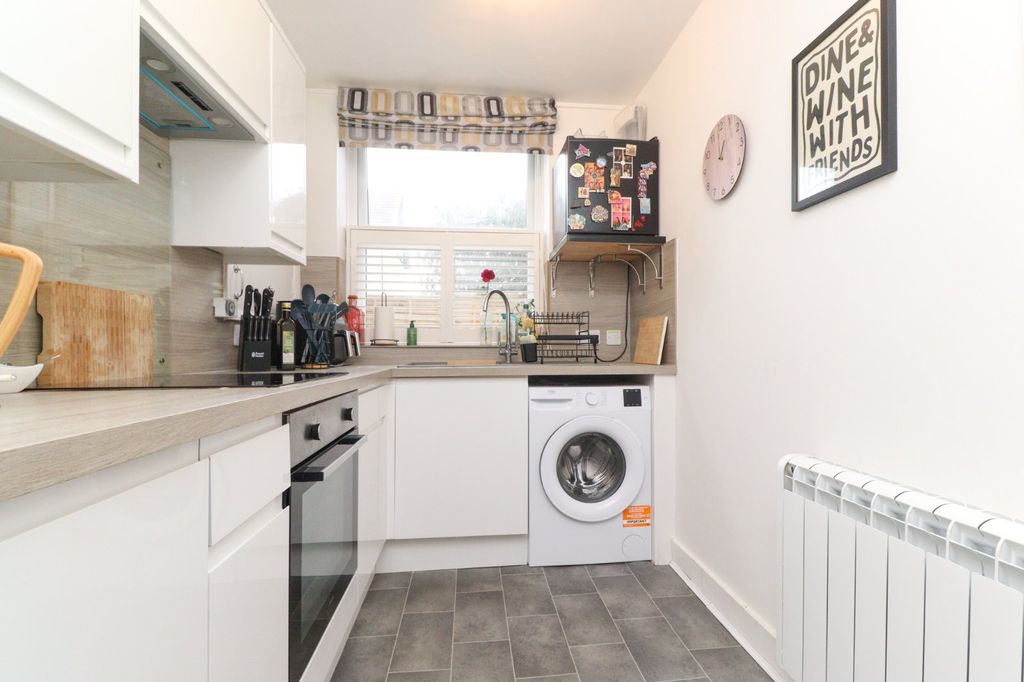 Property photo 2 of 7 Picture 2