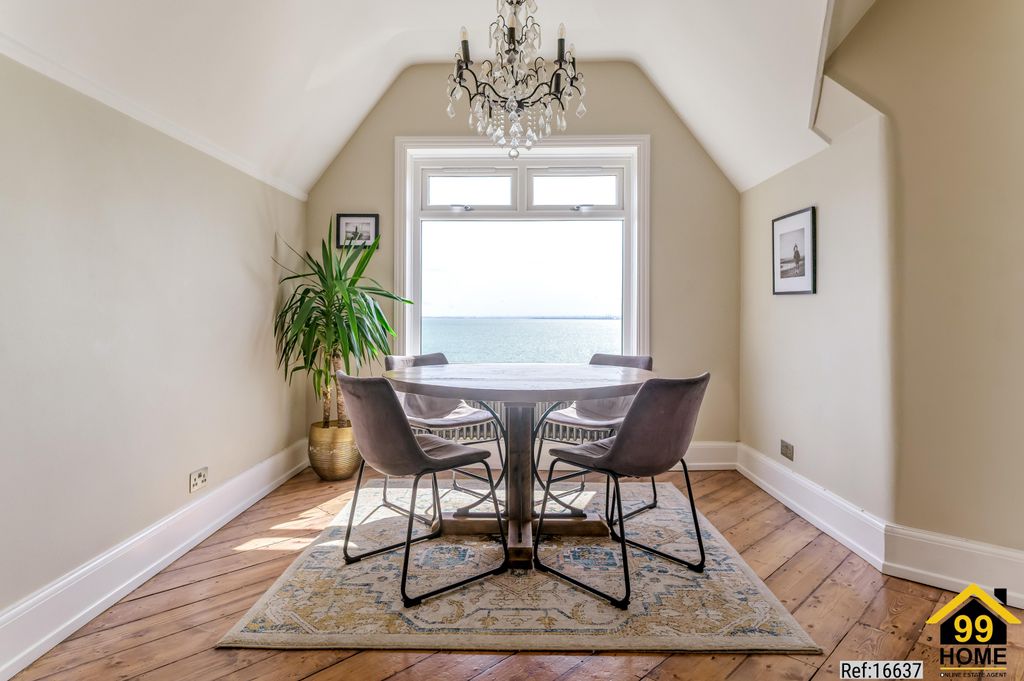 Property photo 3 of 17 Photo 2