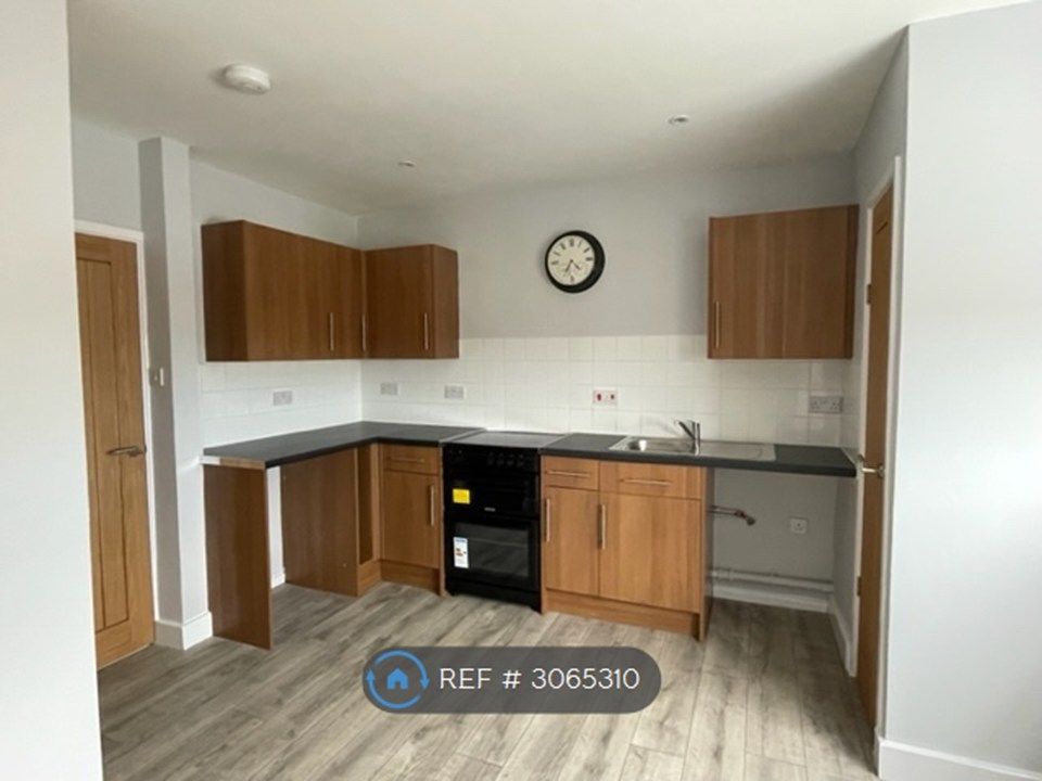 Property photo 2 of 12 Kitchen