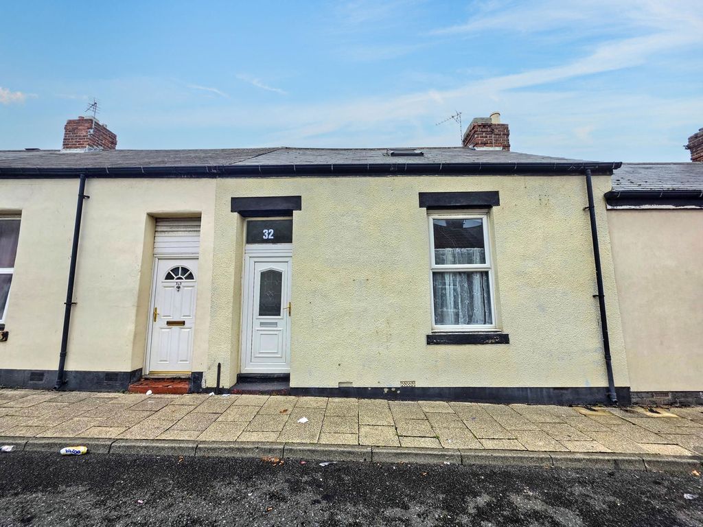 Property photo 1 of 11