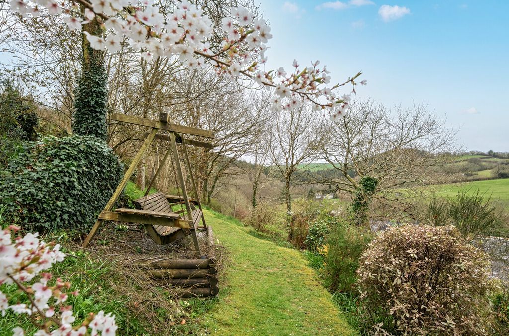 Property photo 2 of 18 2 - 1424377-14-69c28F...