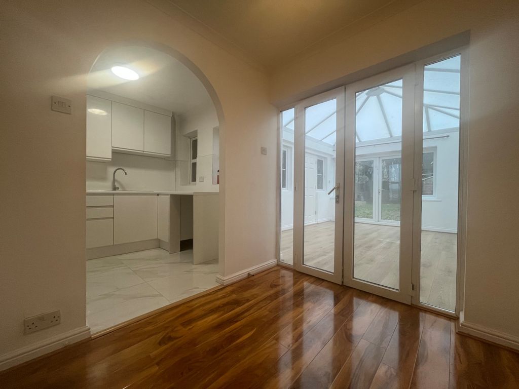 Property photo 2 of 16 Picture No. 10