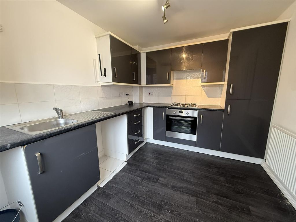 Property photo 2 of 9 Kitchen1.Jpg