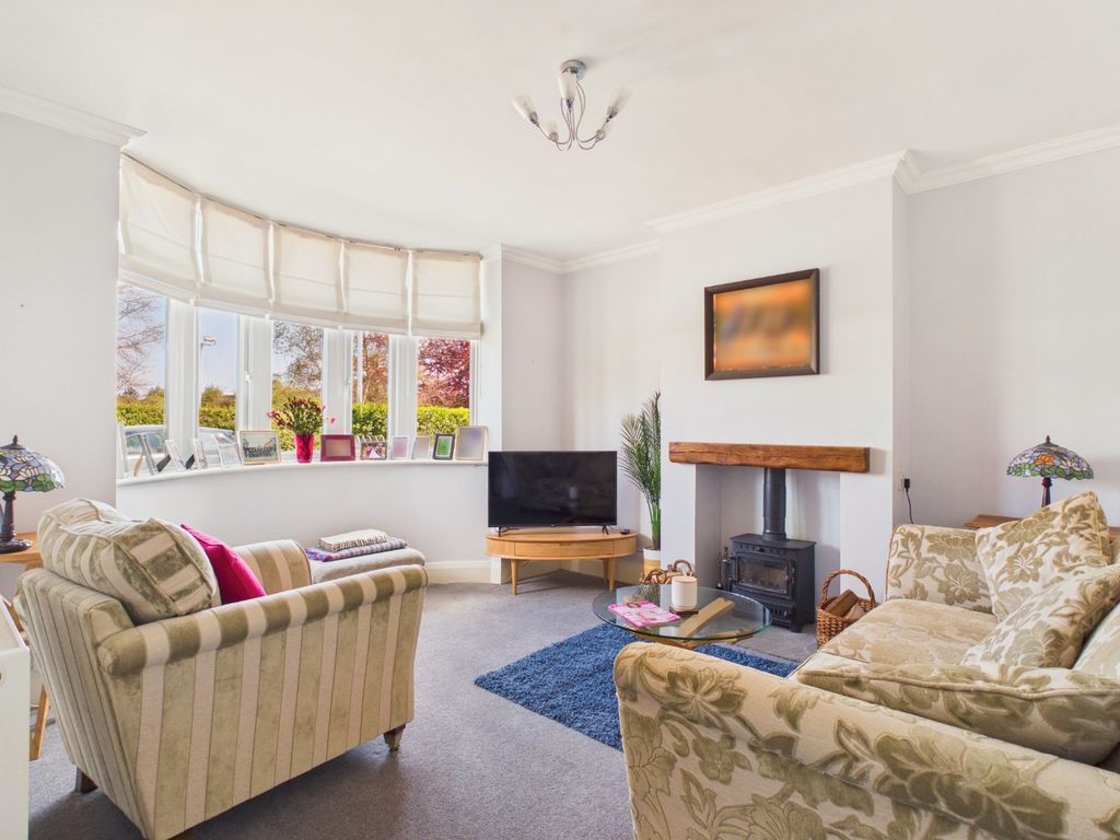 Property photo 2 of 21 4937184