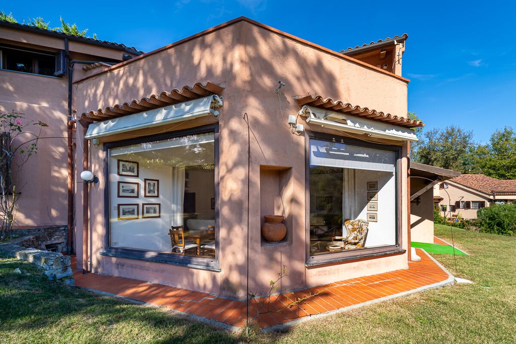 Property photo 3 of 33