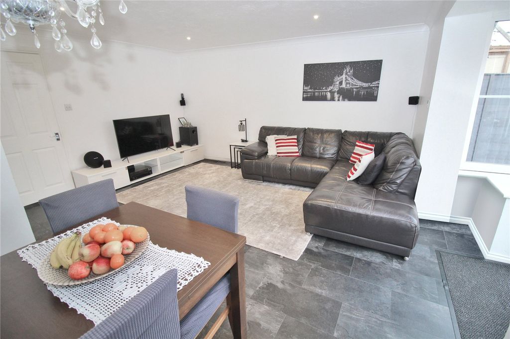 Property photo 3 of 23 Picture No. 08