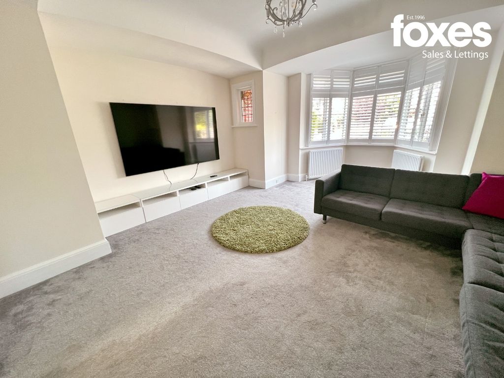 Property photo 3 of 24 5599683