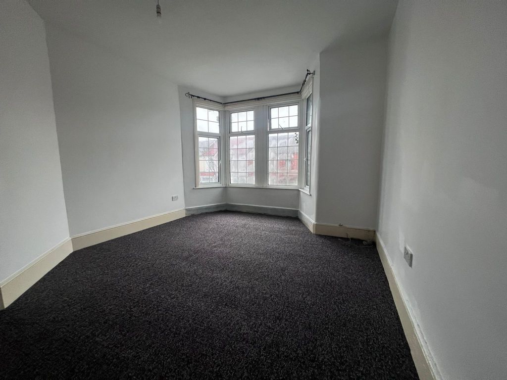 Property photo 1 of 3