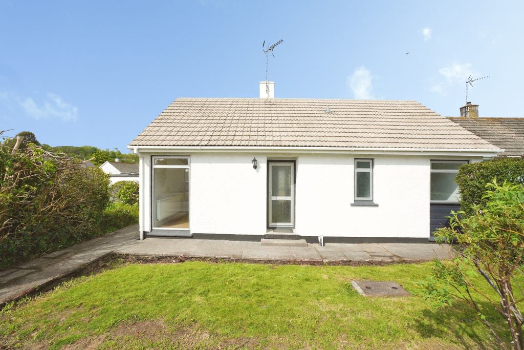 Property photo 2 of 20