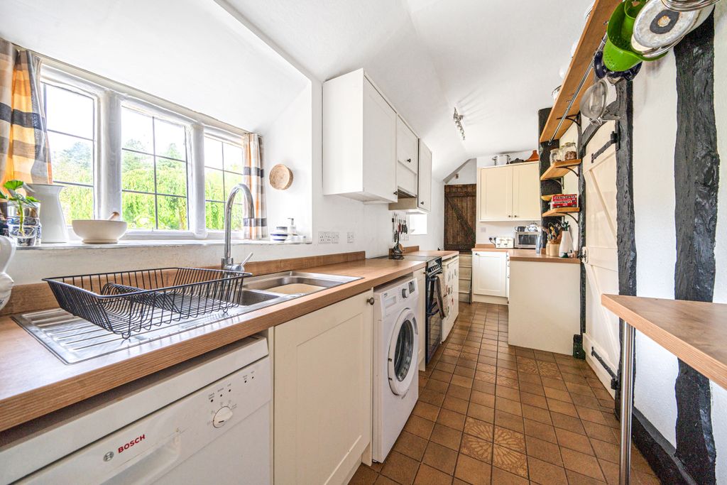 Property photo 3 of 25 Kitchen