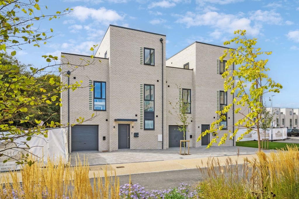 Property photo 2 of 30 Exterior