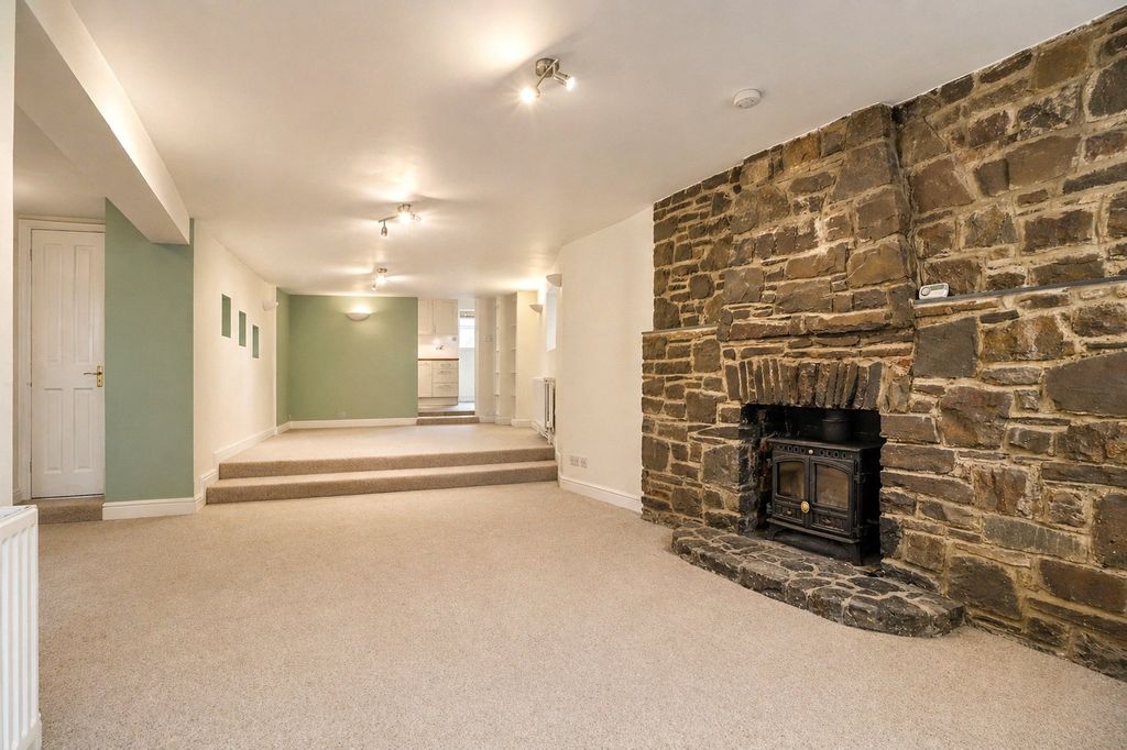 Property photo 2 of 13 2 - Picture No. 24
