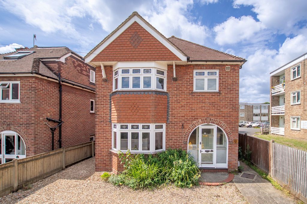 Property photo 1 of 17 External