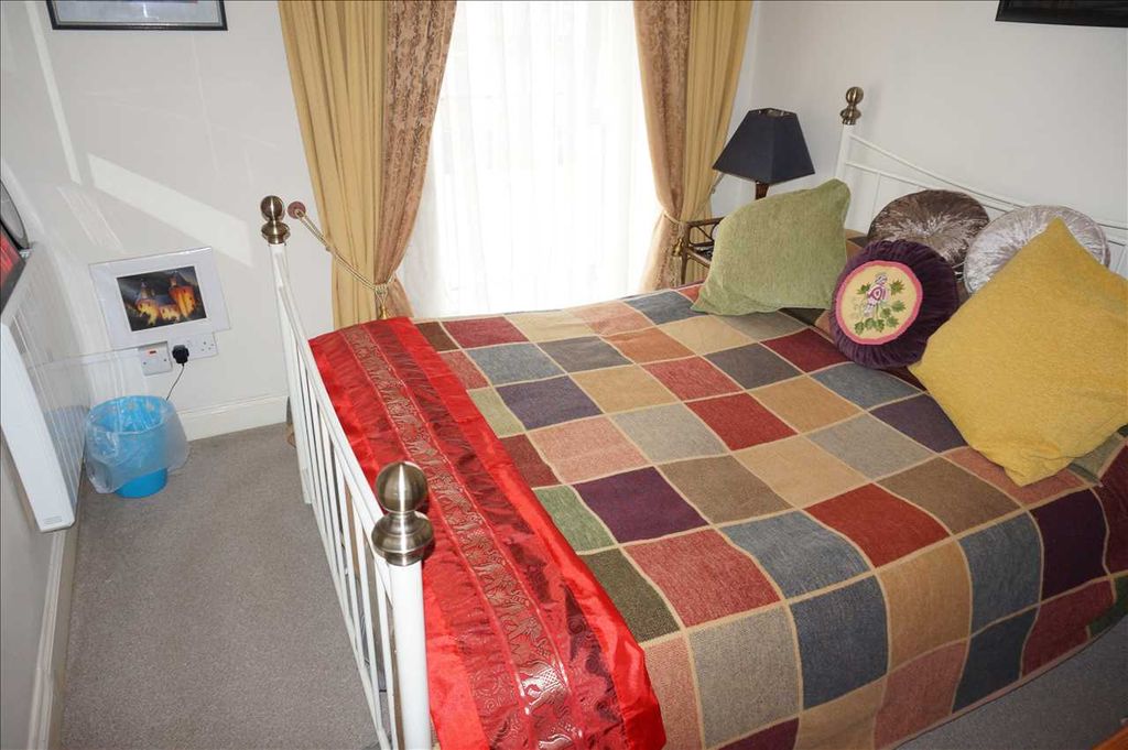 Property photo 2 of 23