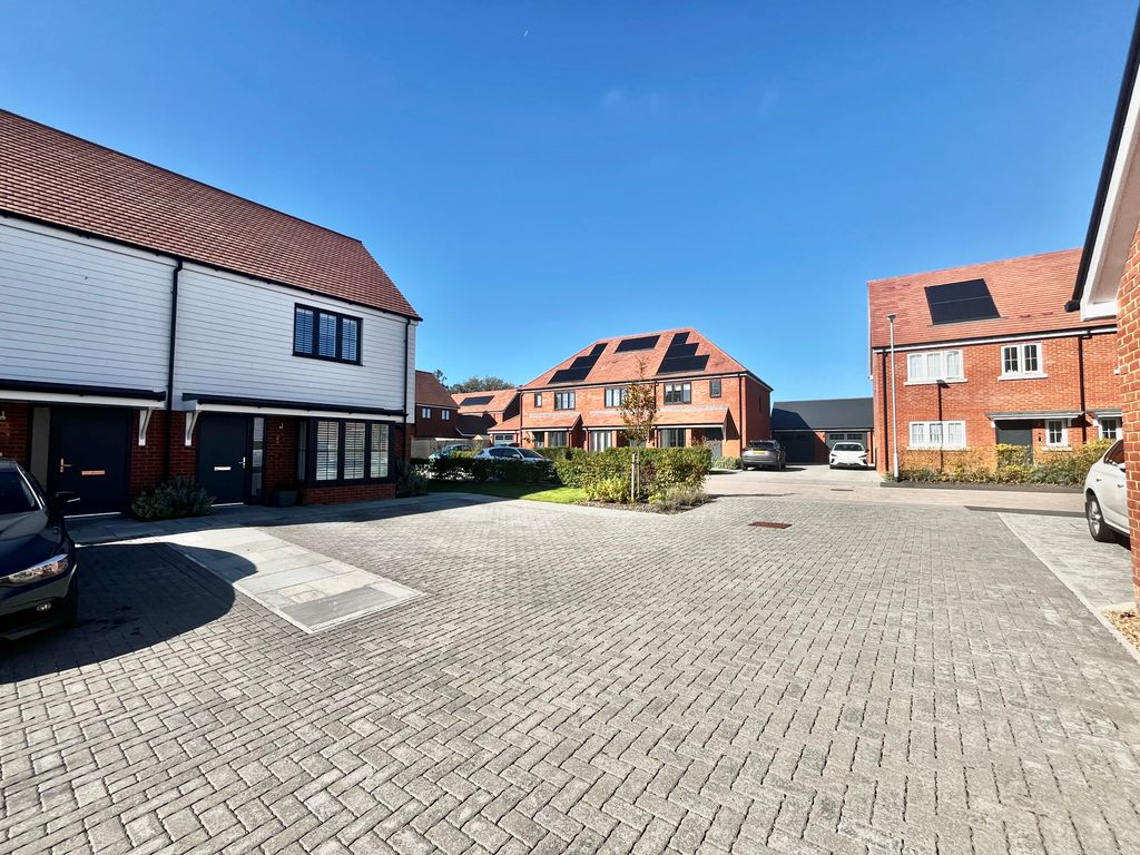 Property photo 3 of 25