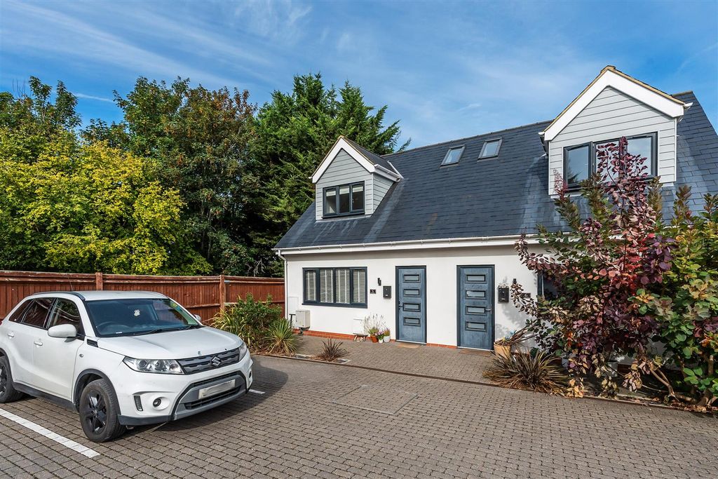 Property photo 1 of 12 5-Vincent-Mews-4.Jpg