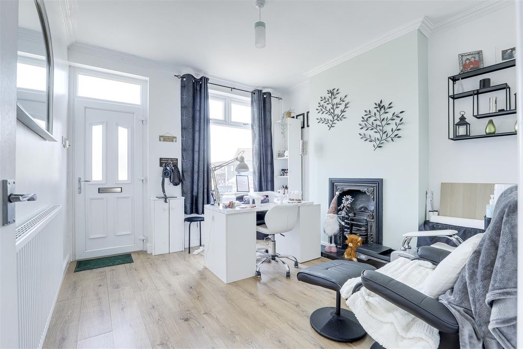 Property photo 2 of 15 01.Jpg