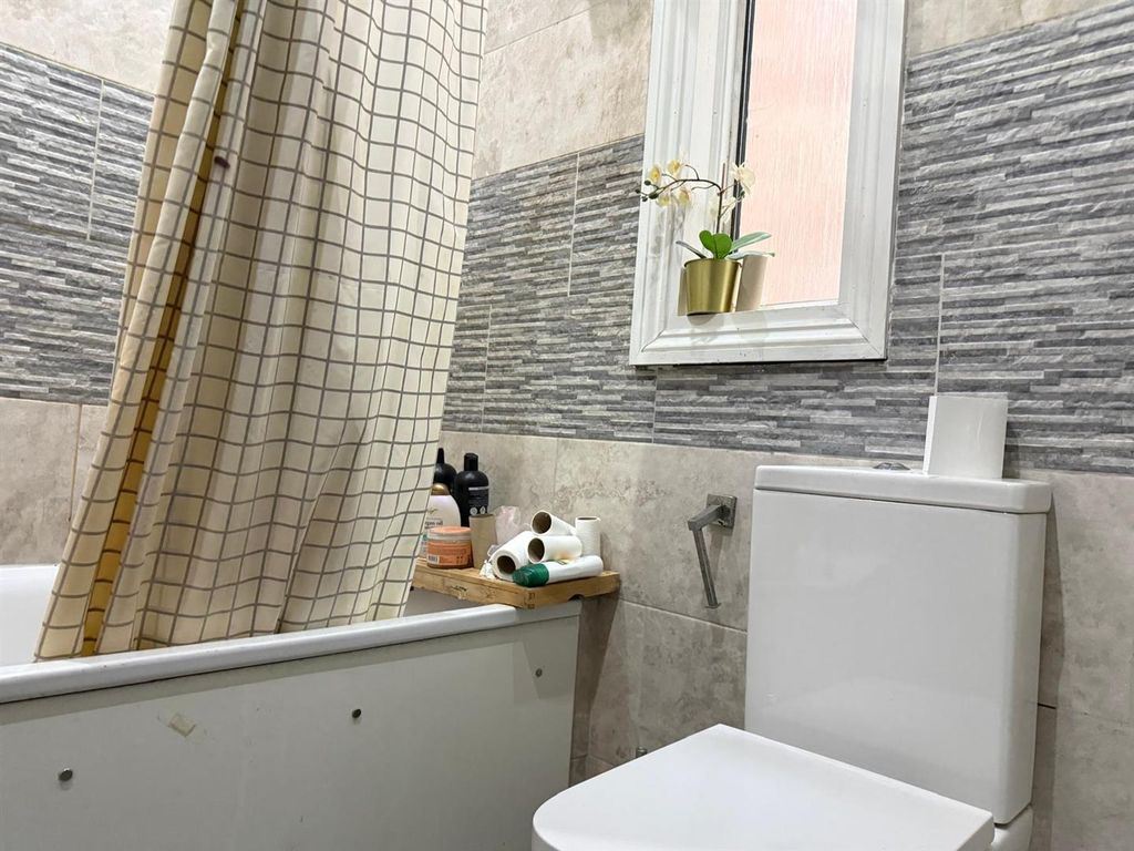 Property photo 3 of 7 Photo 3.Jpg