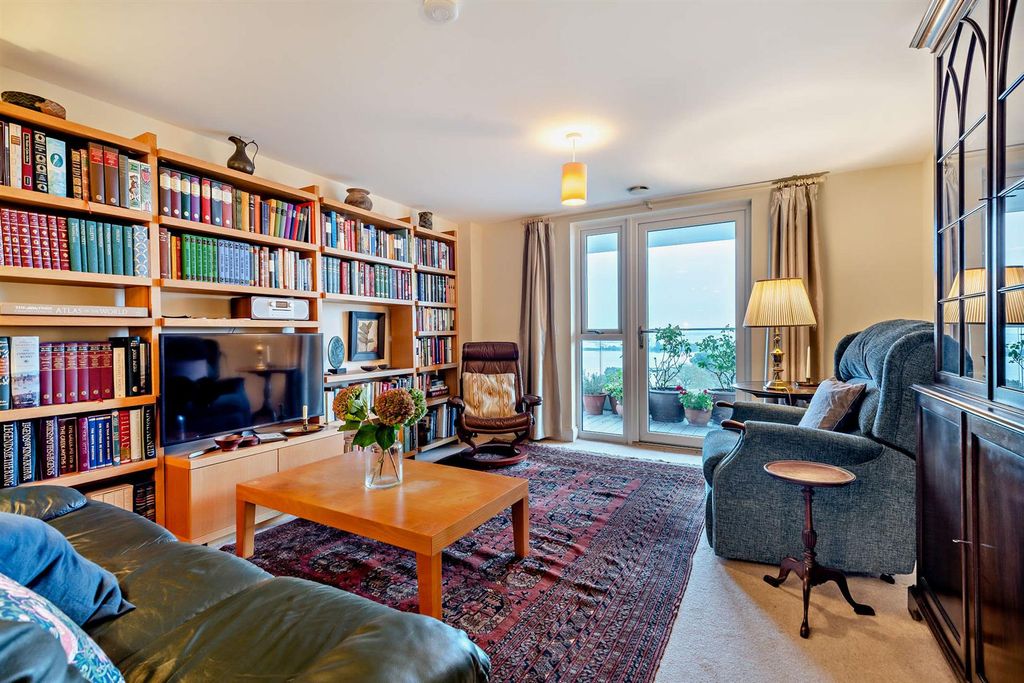 Property photo 3 of 30 8627622-Interior16-800.Jpg