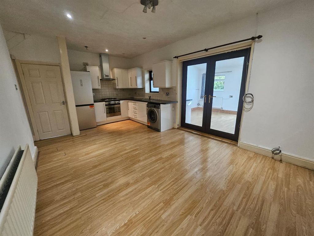 Property photo 3 of 16 2Bf784ee-00E0-4F32-86Ec-548E14c98020.Jpg