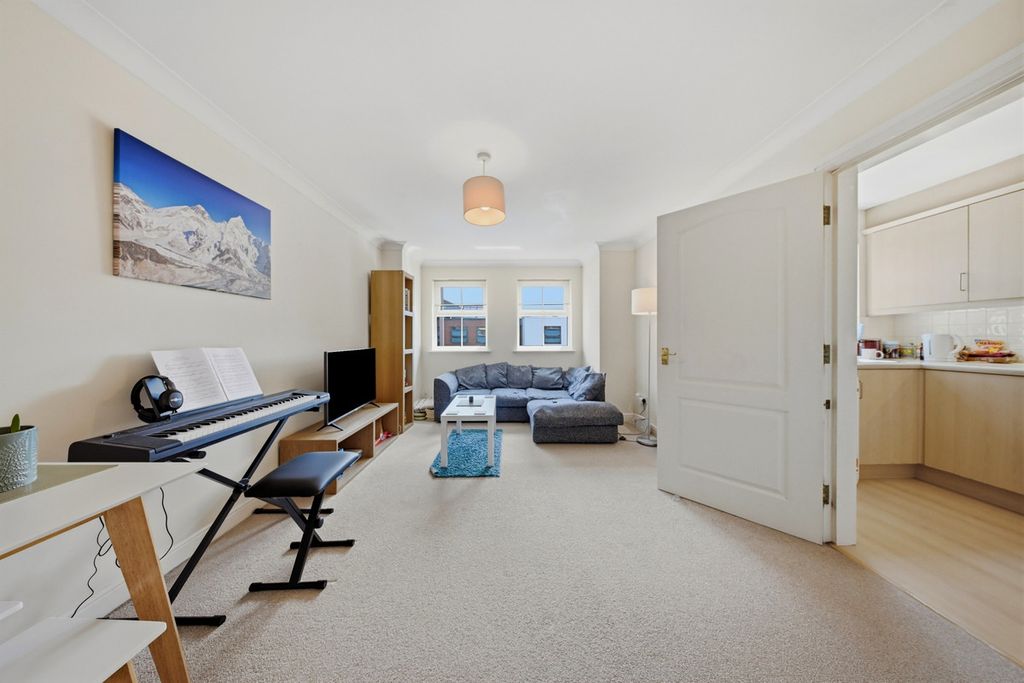 Property photo 2 of 16