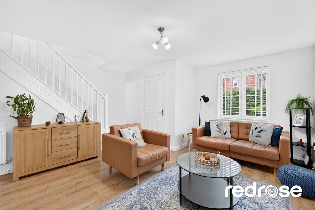 Property photo 2 of 17 Web_23 Mayflower Cres-10-2500Px