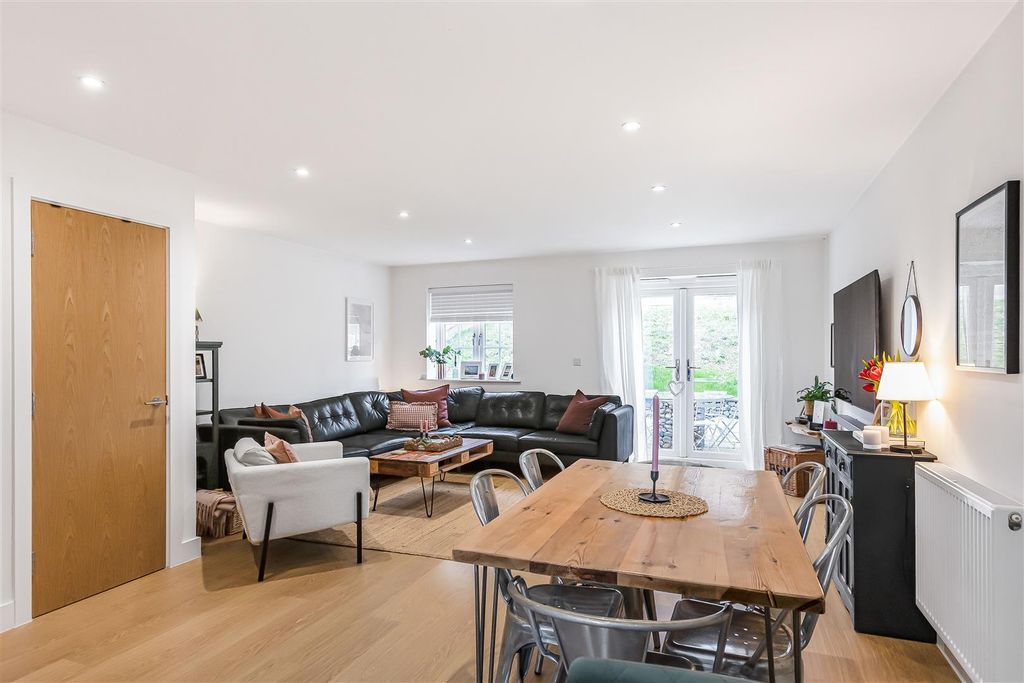 Property photo 2 of 22 14_73882.Jpg