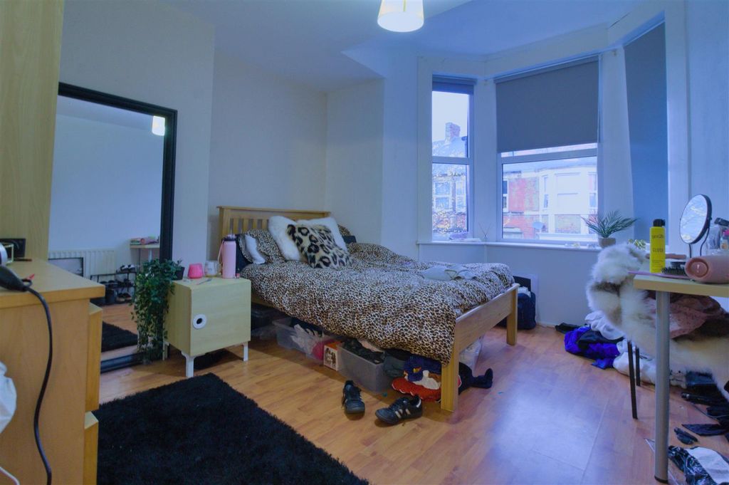 Property photo 3 of 11 184 Helmsley Road (7).Jpg