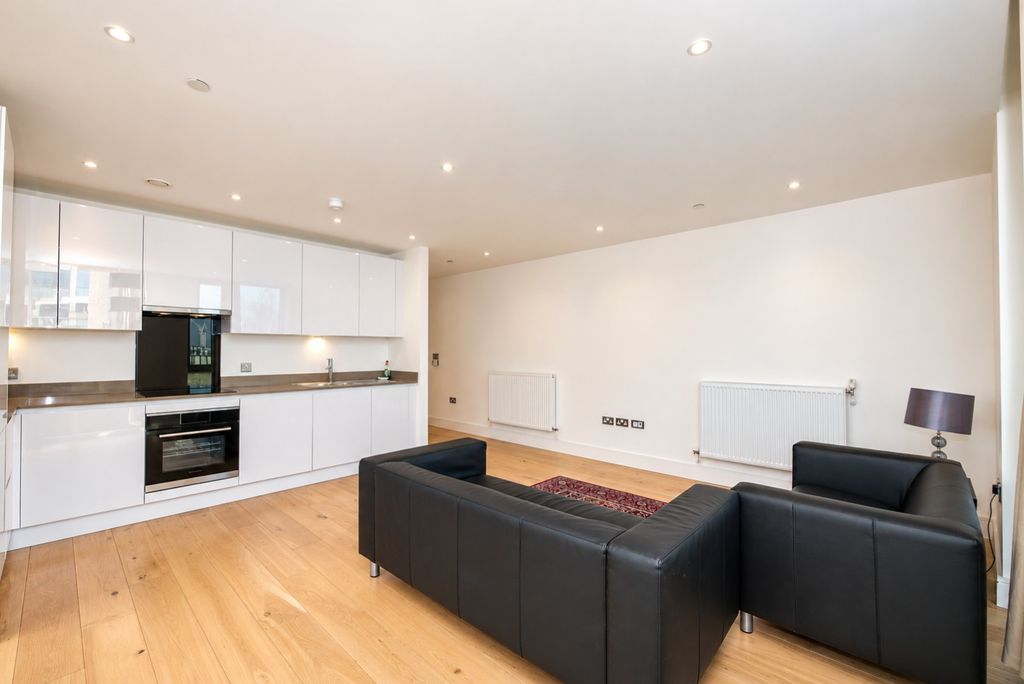 Property photo 2 of 10 842511