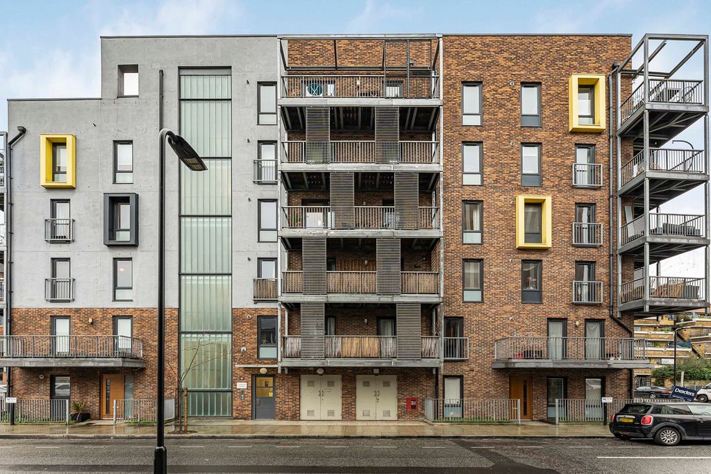 Property photo 1 of 24 Exterior