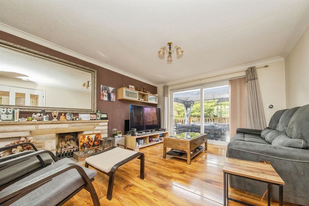 Property photo 2 of 23