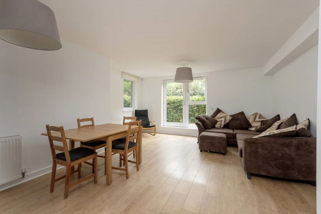 Property photo 2 of 28