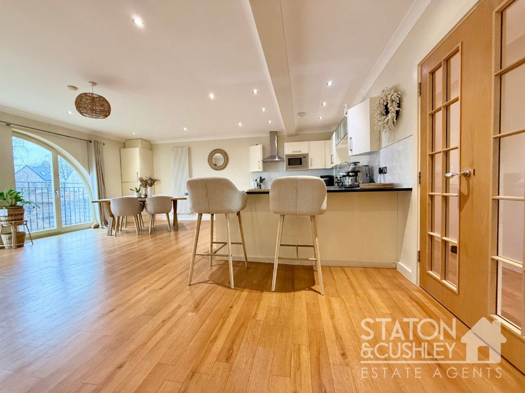 Property photo 3 of 27