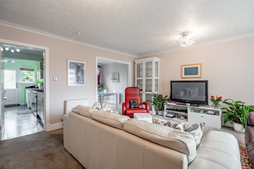 Property photo 2 of 19