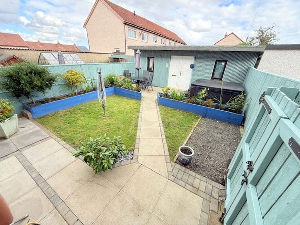 Property photo 2 of 31
