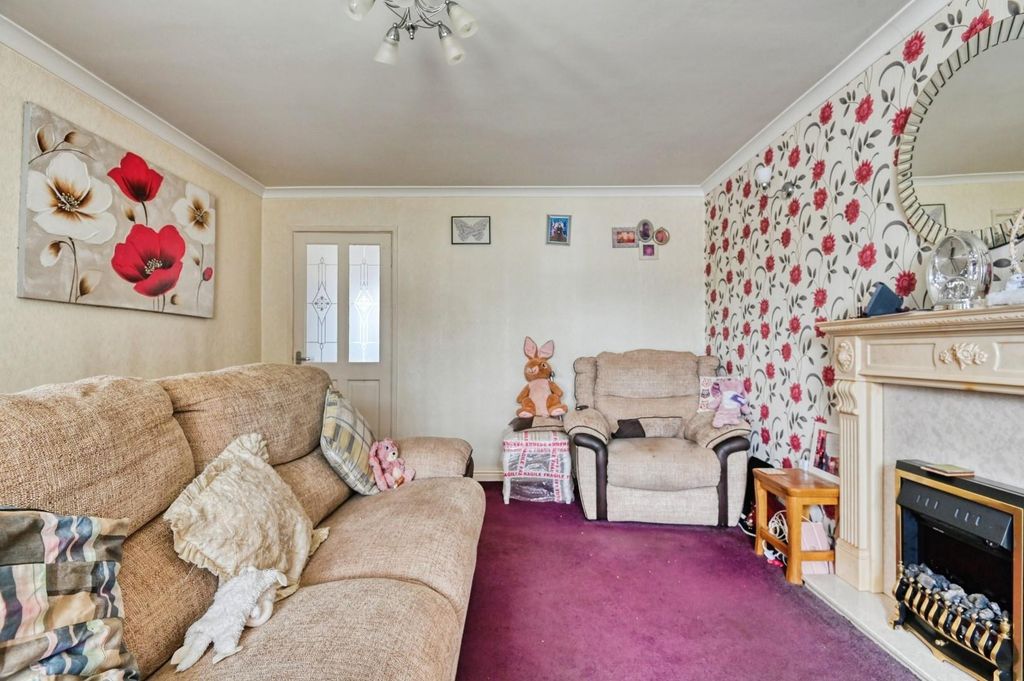 Property photo 3 of 16 3Bee16.Jpg