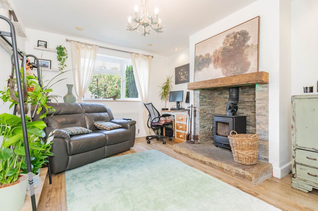 Property photo 2 of 42