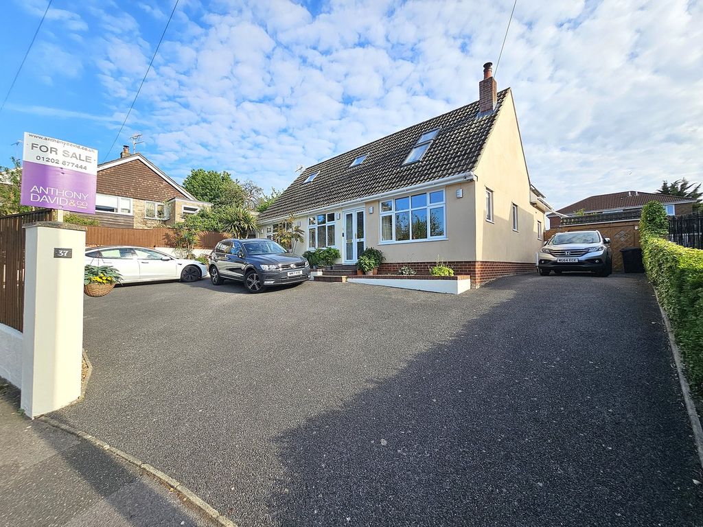 Property photo 1 of 31