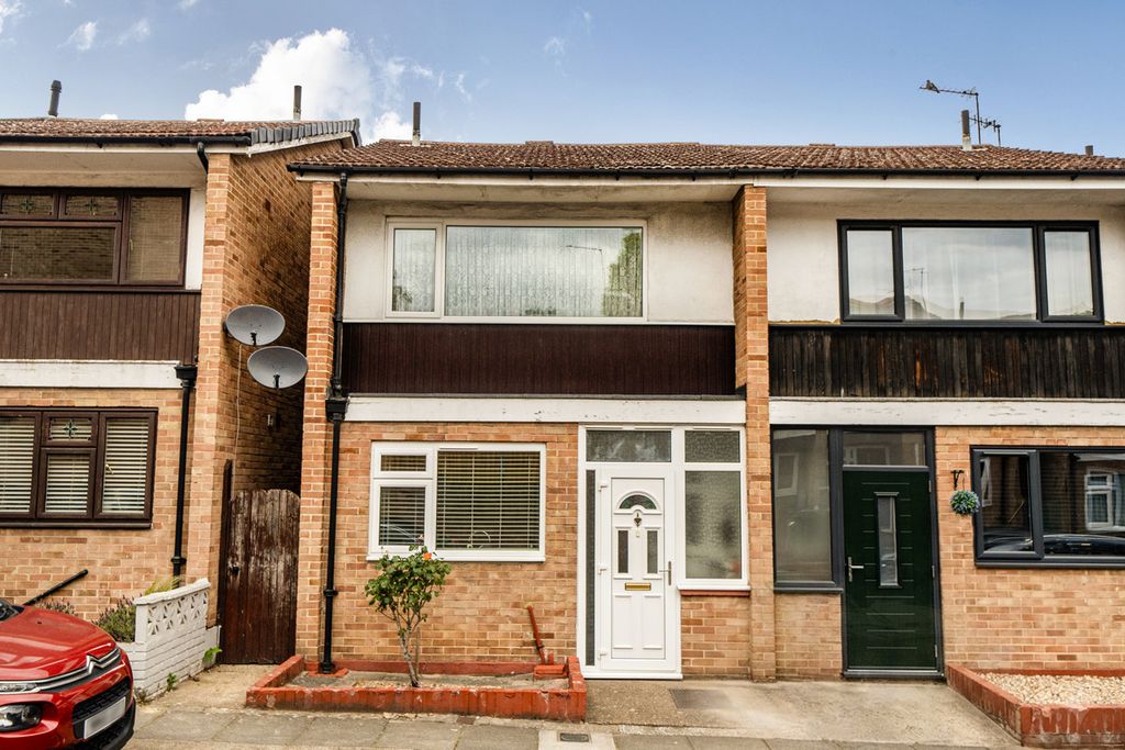 Property photo 1 of 11